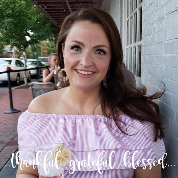 Meet your Posher, Melissa - Picture 1 of 1